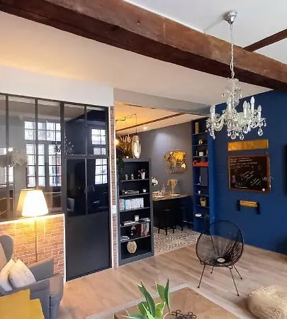 Appartement La Rochelaise : Calme&somptueux Dans L'hyper Centre.