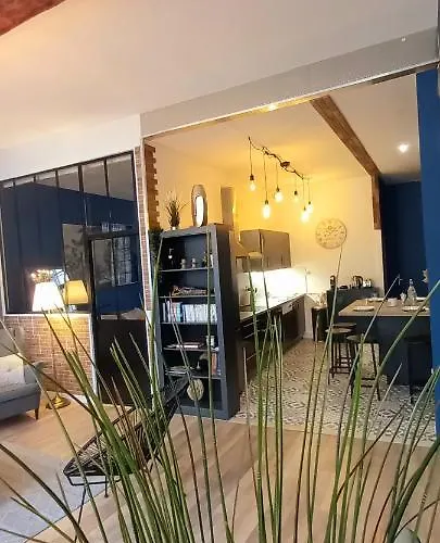 La Rochelaise : Calme & Somptueux Dans L'hyper Centre. Appartement *
